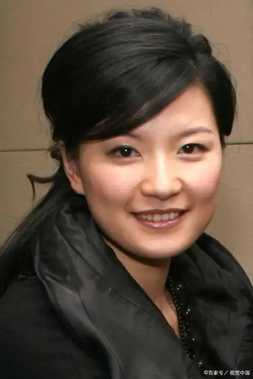 同样是演女局长,把《画眉》里的孔琳和吴越秦海璐比较,高下立见