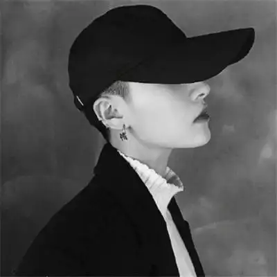 帅气黑白男生快手专用头像(优选18张)