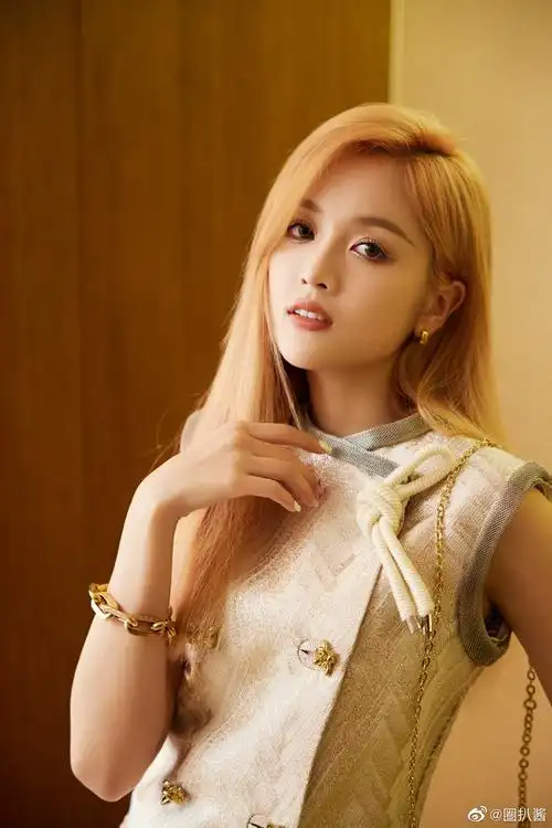 这是什么神仙发色啊!粉色好仙气好可爱啊!|吴宣仪_新浪新闻