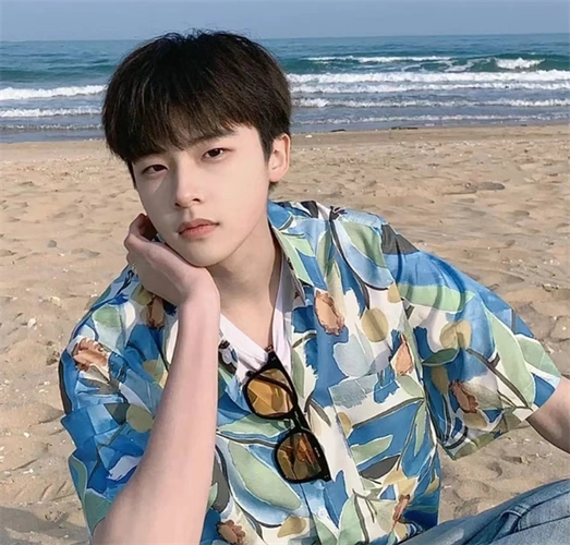 韩式清爽碎盖头 阳光活力显帅气_男士短发 - 美发站