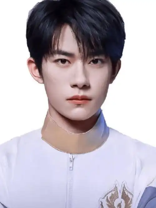 刘昊然证件照,王源证件照,看见他:稳坐大佬宝座|易烊千玺_网易订阅