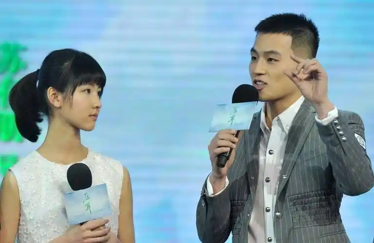 没想到,在《左耳》中扮演"小耳朵"的陈都灵竟是南航的"学霸"_工程