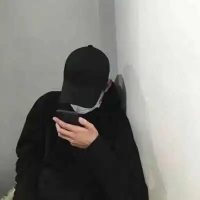 男生戴口罩戴帽子头像
