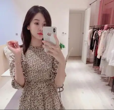 陈赫妻子张子萱旧照曝光,身材确实非常骨感,小鸟腿曲线让人羡慕