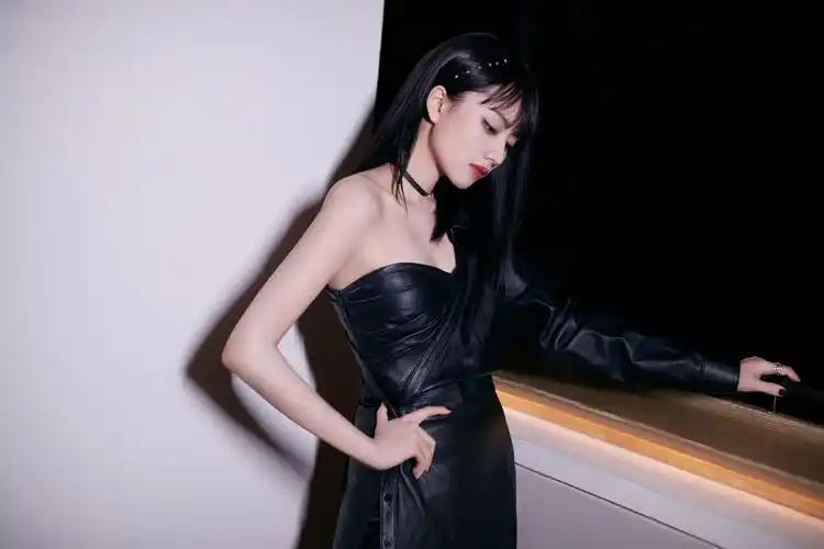 分享一组刘惜君图片给大家,图中的明星图片壁纸会点缀你的电脑桌面