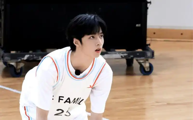 2022tf家族夏季运动会 刘耀文篮球赛focus1/2_哔哩哔哩_bilibili