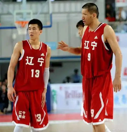 广厦男篮三分大爆发,辽宁男篮客场遭逆转!半决赛再起波澜!