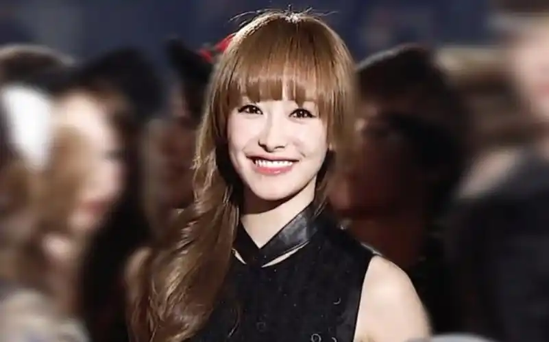 当年站上南韩mbc歌谣大战主持位的宋茜