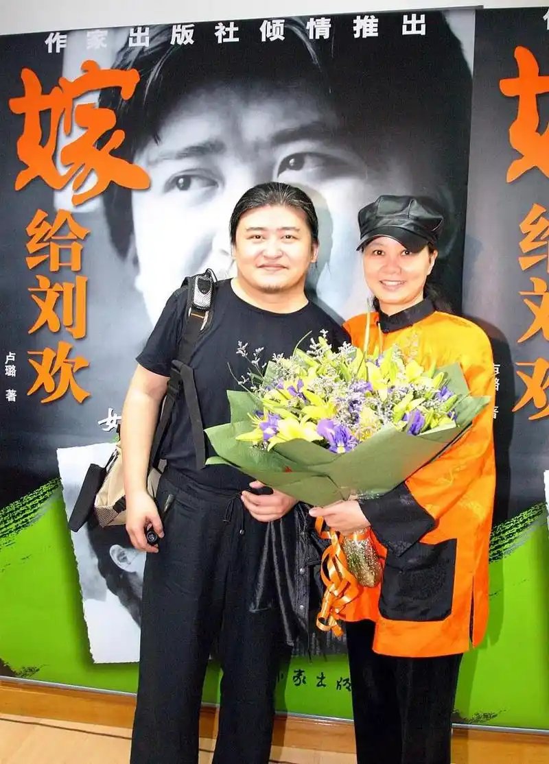 刘欢,这个名字在中国娱乐圈可谓响当当.