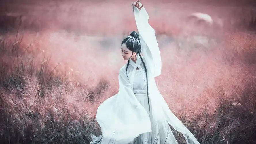 唯美中国风古装美女户外写真高清壁纸