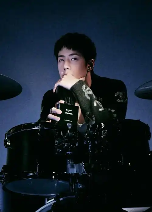 王一博25岁生日大片曝光