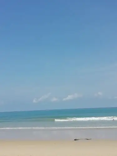 蓝天 大海 阳光 沙滩 (普吉岛卡马拉海滨)