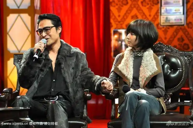 马景涛吴佳尼夫妇上节目秀恩爱