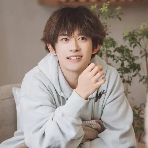 welldone易烊千玺同款wd肩膀字母铁环套头连帽卫衣