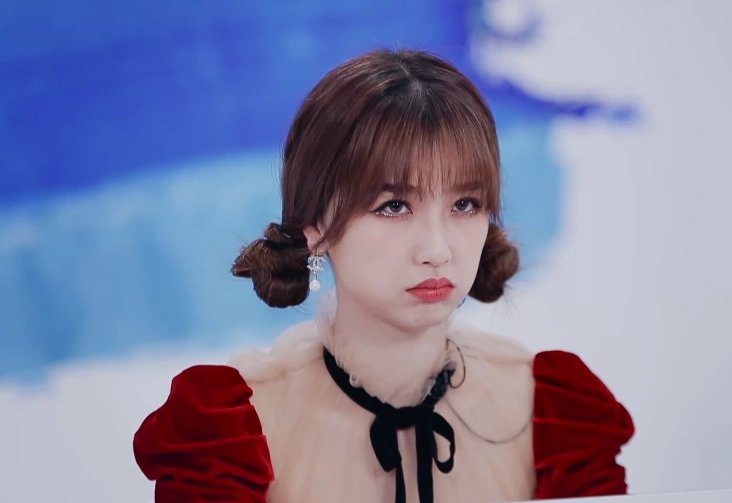 青春有你3开播,虞书欣没资格坐导师席,lisa评选手太相似没亮点