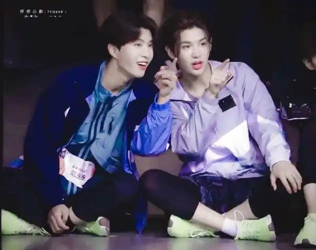 在无人知晓的角落相爱#黄明昊 #范丞丞 #皇权富贵  #官拆