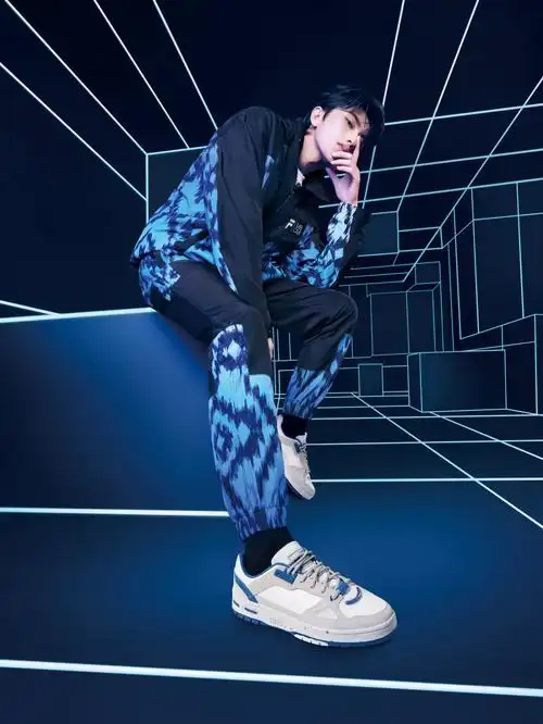 蔡徐坤kki上身带货全新filaxmb系列新品即将发售