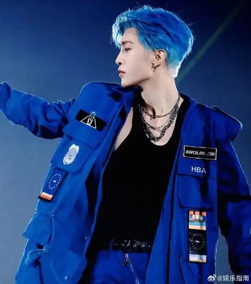 范丞丞魏大勋白敬亭蓝发造型