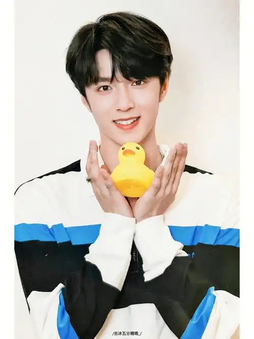 刘耀文  太可爱啦99#刘耀文壁纸  #刘耀文小卡