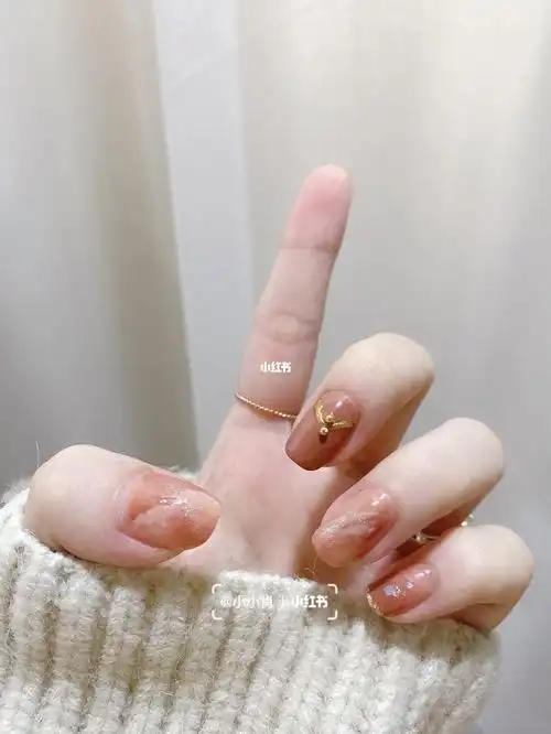 秋冬要有的颜色啦～7215整体都是用到调和好的咖橘色大拇指和无名