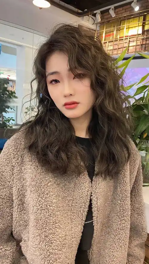 原创流行发型有哪些最火烫染剪送给你想不美都