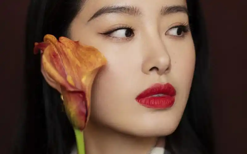 杨采钰魅力性感图片桌面壁纸