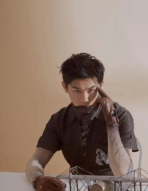 杨旭文中文名:杨旭文/英文名:xuwen yang职业:,演员,简介:杨旭文[独家