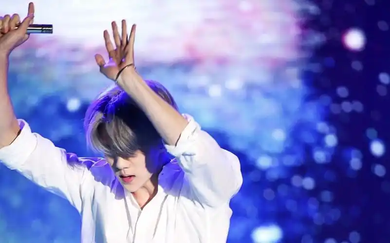 【吴世勋】150905最经典的一场baby dont cry_哔哩哔哩 (゜-゜)つロ