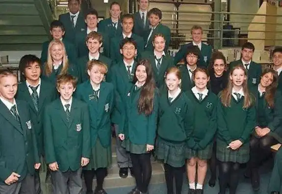 心理测试:你觉得哪种校服是最丑的?看看你是什么样的性格