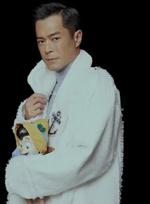 港媒曝古天乐是香港一半艺人的老板,每周援助两三名贫困的圈中人