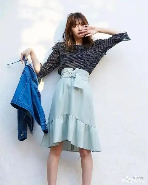 贵气又少女,清纯又女人,这个元素的衣服建议女生多穿!