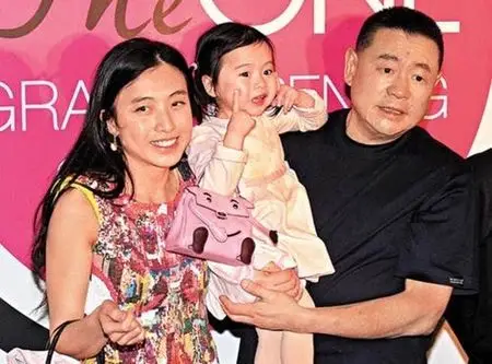 刘銮雄要把华人置业赠与甘比3姐妹均任执行董事