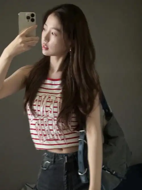 虞书欣条纹吊带##虞书欣条纹背心随拍