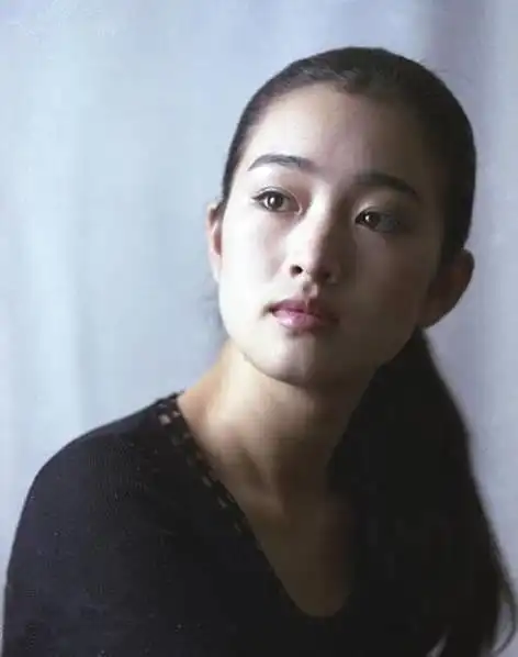 原创巩俐年轻照片曝光青春美丽难怪张艺谋力捧