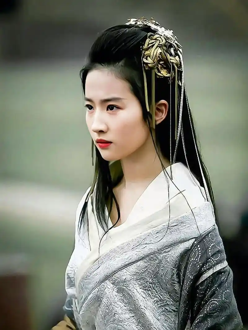虞姬,我见犹怜!#刘亦菲# #神仙颜值# #鸿门宴