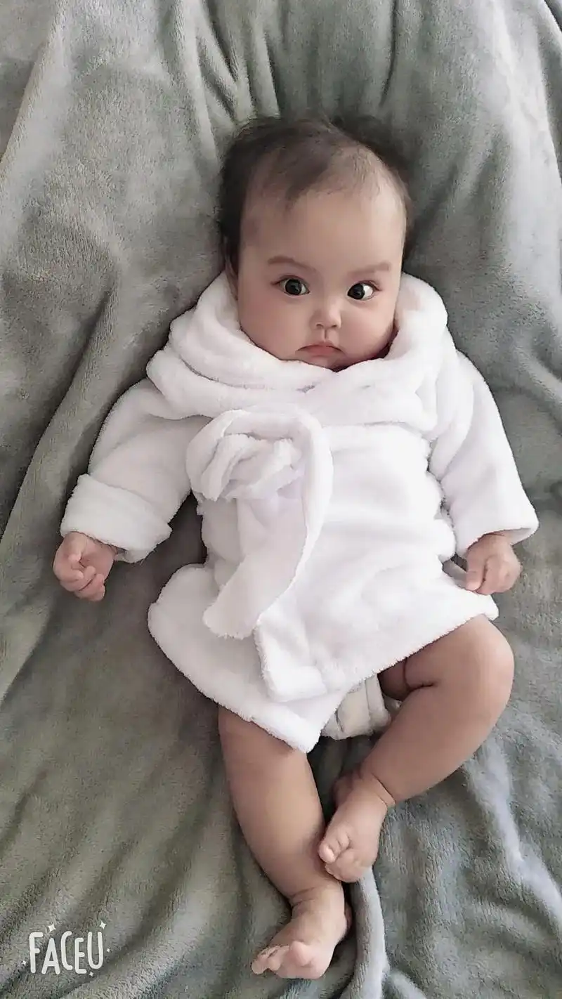 自从有了老二手机里都是她的照片发现对大的有很多