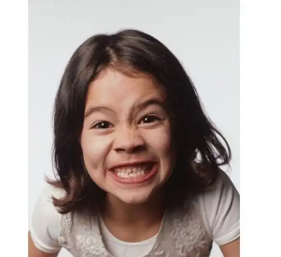 怎么做鬼脸(怎么做鬼脸搞笑)