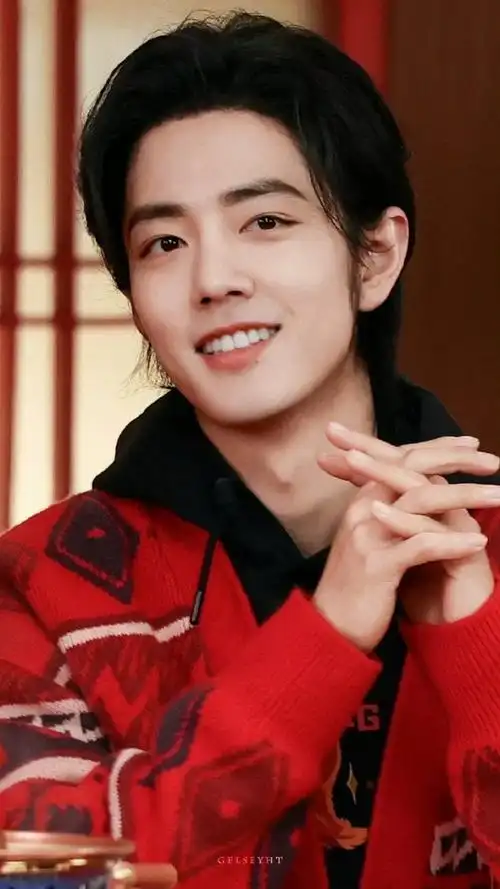 肖战红色开衫毛衣##肖战说剧播出的时候最快乐##肖战是j人