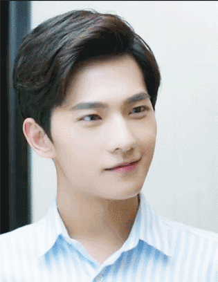 gif 杨洋 肖奈 这邪魅一笑 啊我的鼻血 #微微一笑很倾城