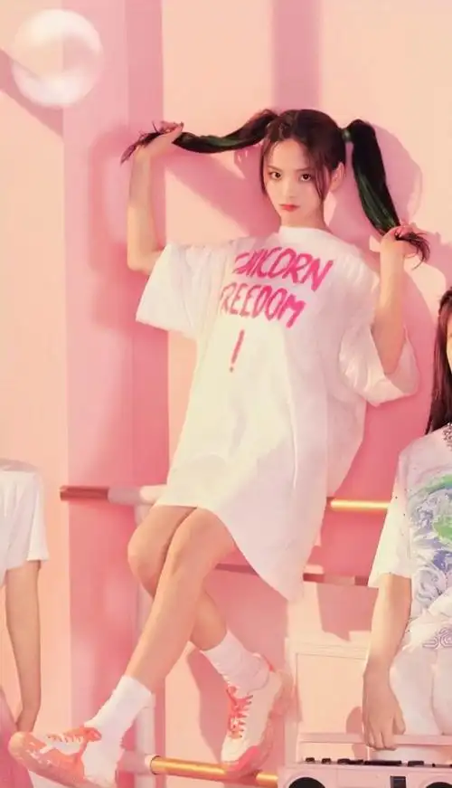 粉色系双马尾杨超越美图【1p】