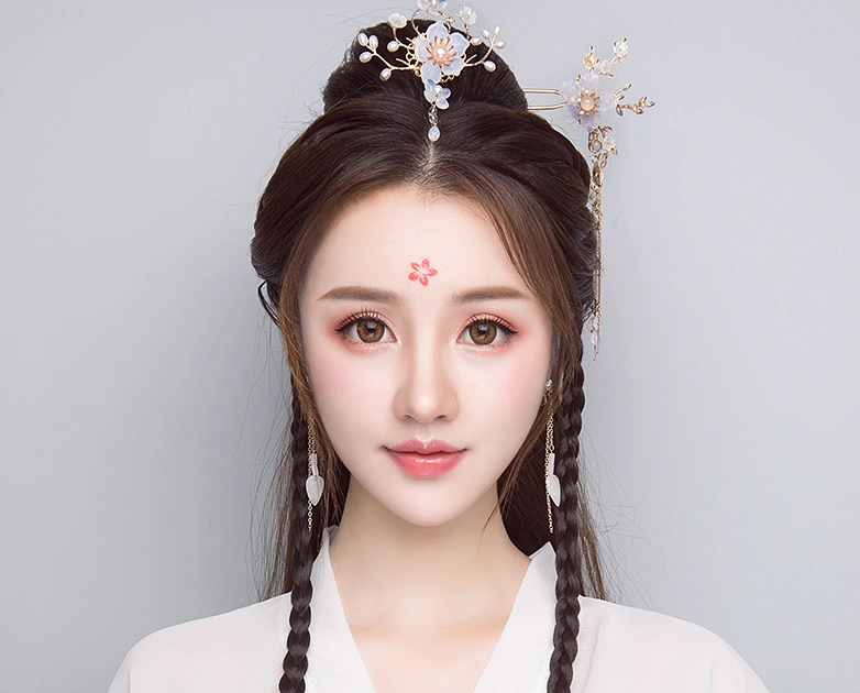 灵签占卜:你最喜欢哪个发型?测你在古代是什么身份,准哭了