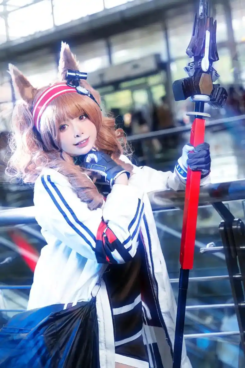 我是来自叙拉古的信使,安心院安洁莉娜.