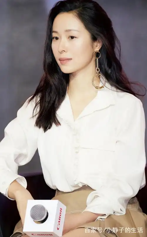 纯净小姐姐穿纱裙,显得更加自信,早期江一燕写真,尽显迷人气质