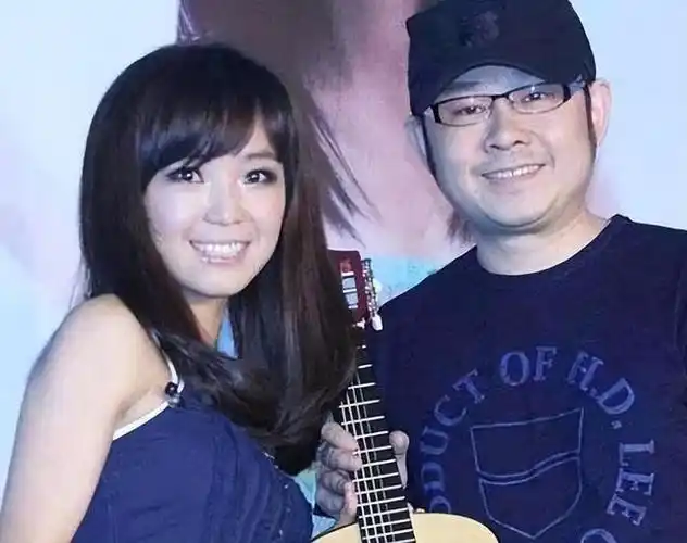 刀郎:前妻刚生下女儿抛弃他,如今的妻子让其苦尽甘来