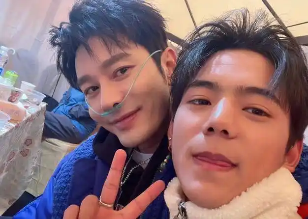 上影节男星高清镜头遍地是普男谢霆锋没变化黄晓明很憔悴