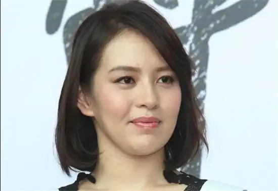 "林月如"扮演者安以轩,剧中的林月如是武林盟主林天南的独生女儿,性格