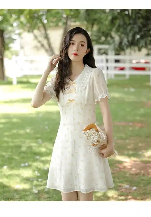 《小香风少女裙子2021新款夏小个子初恋娃娃领泡泡袖雪纺碎花连衣裙