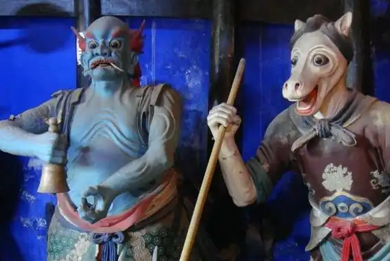 阎罗王在民间传说当中阎罗王是阴间地狱的主宰,掌控着人的生死和轮回