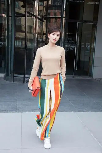 刘诗诗# 纽约时装周 toryburch2018秋冬时装秀