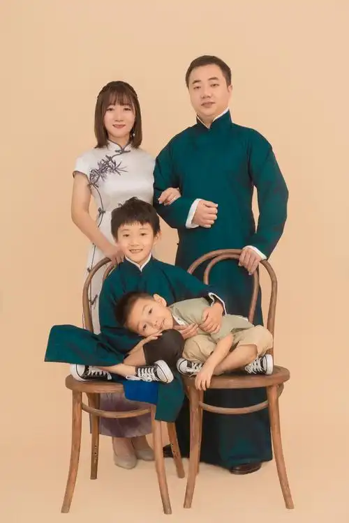 2021年我们一家四口的全家福!